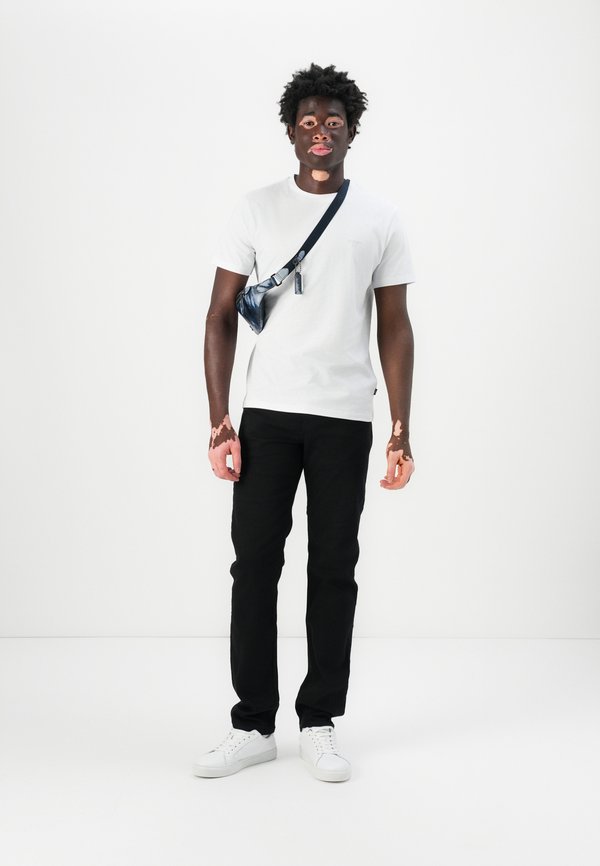 ALPHIS - Basic T-shirt - weiß3