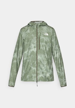 Jachetă de ploaie ușoară, verde, cu un model marmorat, fermoar lung, glugă ajustabilă și accent cu logo pe partea stângă a pieptului.