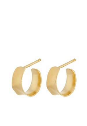 Par små, glatte, matte guldhalvringøreringe med lige stifter til gennemhullede ører på hvid baggrund.