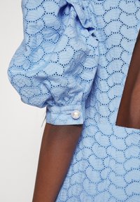 Custommade KRISTY - Cocktail φόρεμα / Φόρεμα για πάρτι - cornflower blue