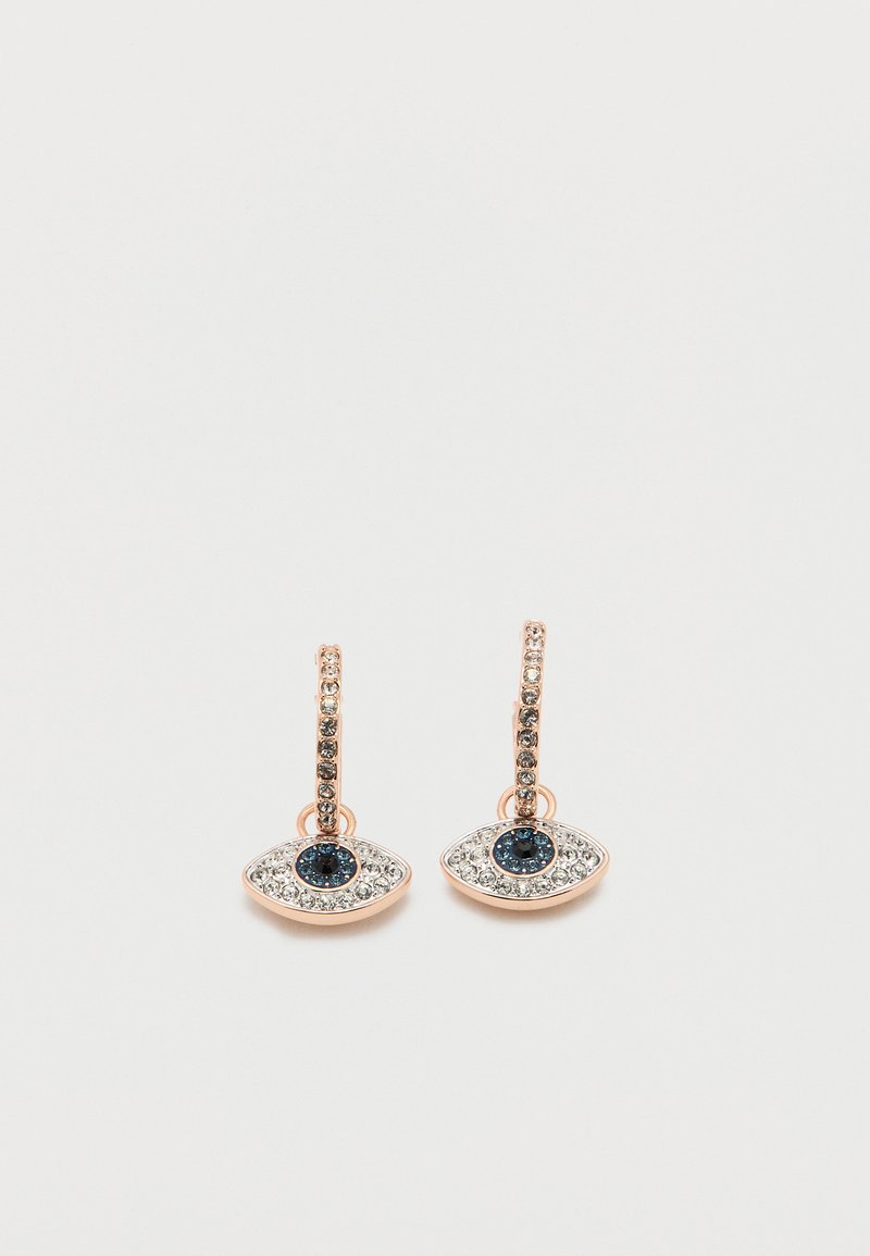 Σκουλαρίκια κρίκοι σε ροζ χρυσό με μοτίφ σε σχήμα ματιού, διακοσμημένα με μπλε και διάφανα κρύσταλλα, σε λευκό φόντο.