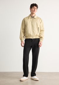 Thumbnail Image 4