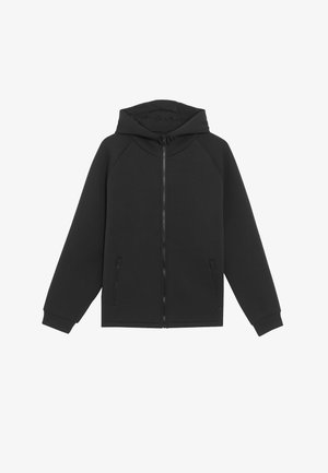 Schwarze Zip-Hoodie aus weichem Stoff, mit einer Standardkapuze, Raglanärmeln und zwei seitlichen Taschen mit Reißverschlüssen. Glatte Textur.