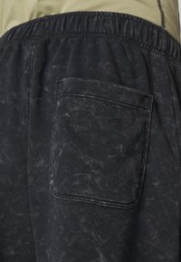 Nike Performance Šortky - black