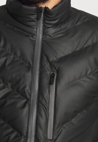 Jack & Jones Träningsjacka - black