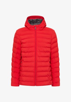 Czerwona ocieplana kurtka z kapturem, z zamkiem błyskawicznym, poziomym pikowaniem i kontrastującym szarym wnętrzem. Miękki materiał.
