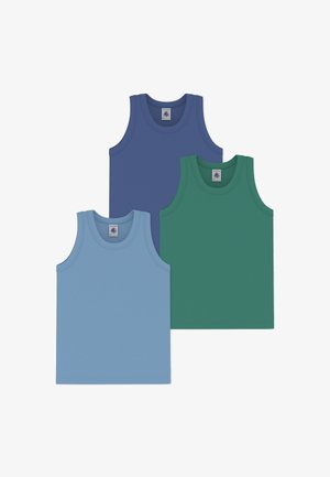 Trys medvilniniai marškinėliai be rankovių skirtingų spalvų: tamsiai mėlyna, šviesiai mėlyna ir žalia. Kiekvienas turi apvalią iškirptę ir plačius petnešėles.