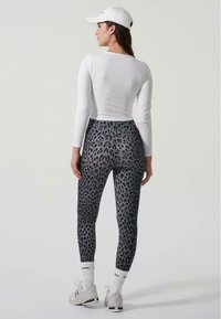 OH APRIL RITA  - Leggings - Byxor - leoprintgrey