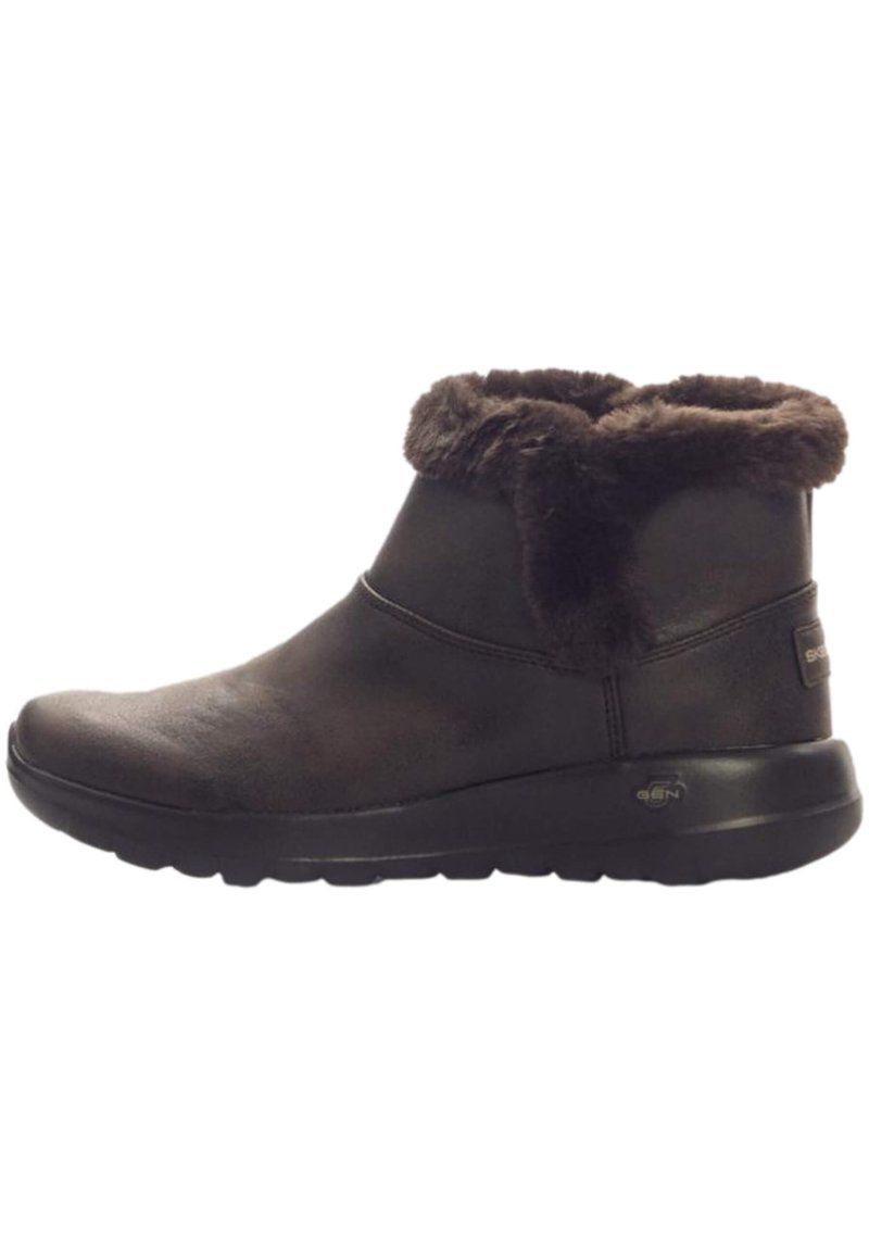 Dunkelbrauner Knöchelboot aus glattem Leder mit einem Kragen aus Kunstpelz. Das Design zeichnet sich durch eine abgerundete Zehenpartie und eine strukturierte schwarze Sohle aus.