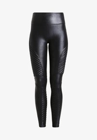 Selecionado, very black