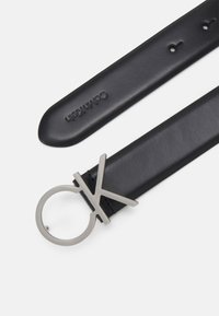 Calvin Klein LOCK LOGO BELT - Cintura - black