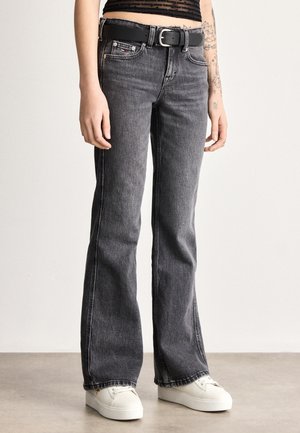 FADED LOW RISE BOOTCUT - Džínsy bootcut - denim black