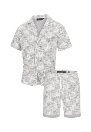 Kurzärmliges Hemd mit Kragen und Shorts-Set in Hellgrau mit einem strukturierten, abstrakten Muster. Der Stoff ist weich und hat eine bequeme Passform.