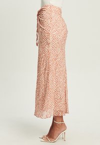 TUSSAH LEILA  - Maxisukňa - beige lurex abstract
