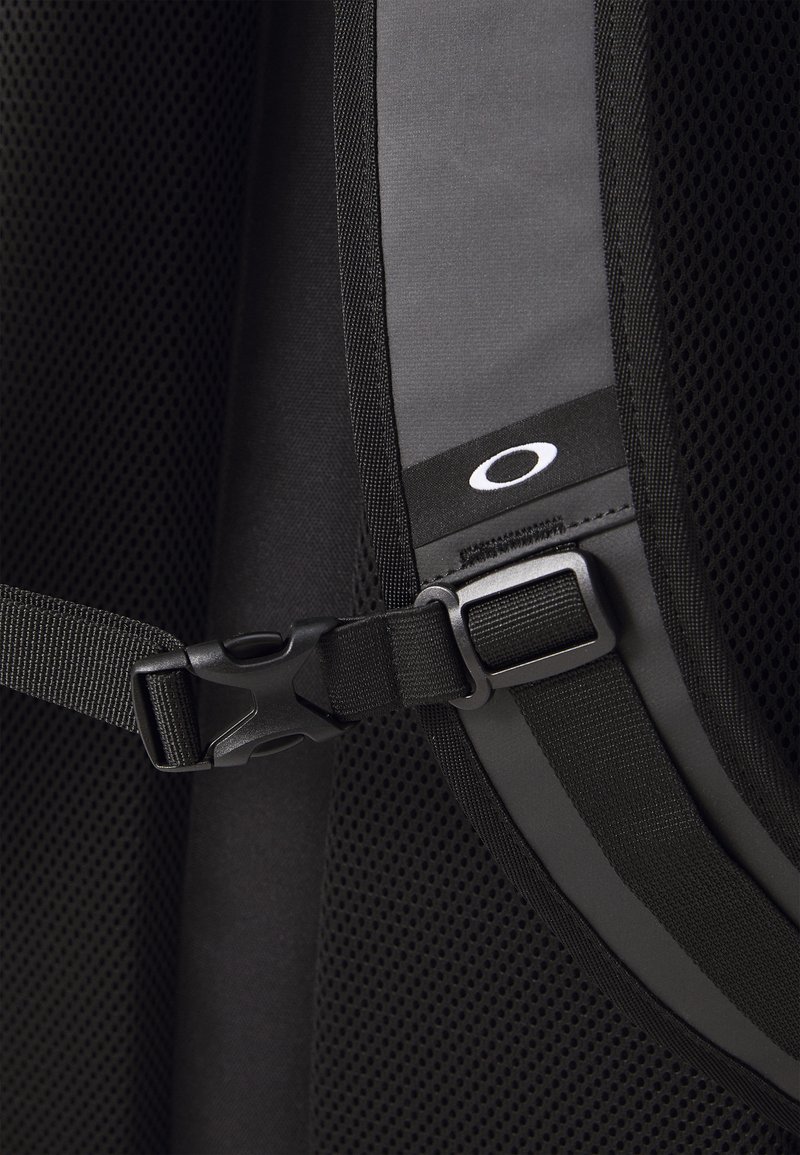 Oakley ENHANCE HYBRID BACKPACK L UNISEX - Rugzak - black