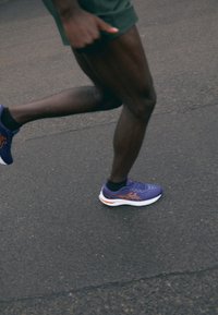 Ei valittu, deep ocean/bright orange