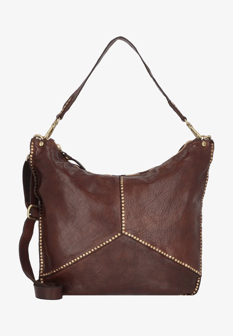 Bruine leren handtas met een slouchy ontwerp, voorzien van gouden studs langs de naden en een enkele verstelbare schouderband. Ritssluiting aan de bovenkant.