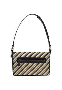 Sac à main rectangulaire avec un design tressé en bandes noires et beiges. Il comprend une poche zippée noire et une fine bandoulière ajustable.