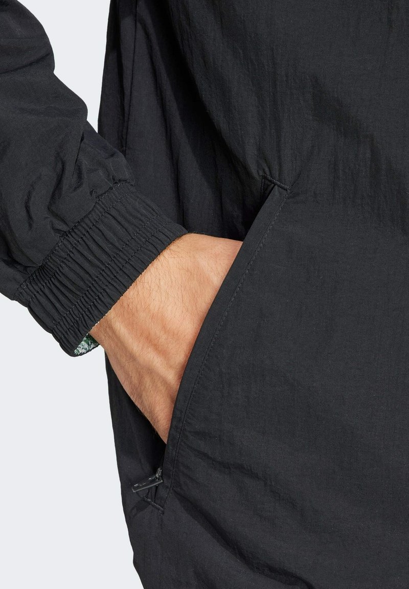 adidas Performance MANCHESTER UNITED STONE ROSES ANTHEM  