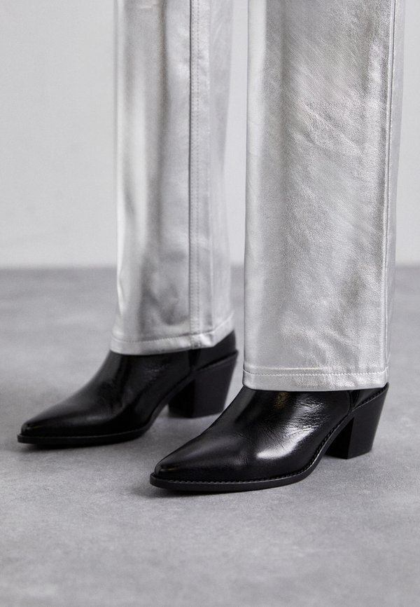 TYLER CECILIA VINTAGE - Cowboy/biker ankle boot - noir