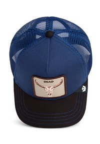 Cappellino da baseball con retro in rete blu, parte anteriore scura e una toppa color crema con un teschio di toro. Cuciture blu e chiusura a scatto regolabile.