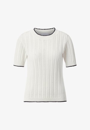 Maglione bianco a maniche corte con una texture a costine, caratterizzato da strisce verticali e rifiniture nere a scallop sul collo e sulle maniche.