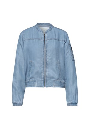 Hellblaue Denim-Bomberjacke mit Frontreißverschluss, zwei Seitentaschen, elastischen Bündchen und einer Reißverschlusstasche am linken Ärmel.