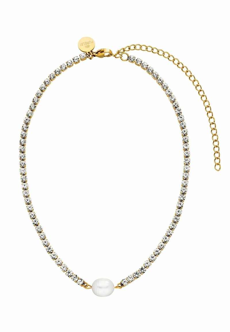 Collier chaîne en or avec des pierres précieuses transparentes, une seule perle blanche ovale au centre et un fermoir ajustable avec une petite étiquette ronde.