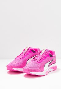 Puma Chaussures de running sur route - pink