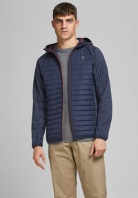 Jack & Jones - JJEMULTI QUILTED JACKET - Lehká bunda - ark blue/dark blue Miniatura obrázku 1