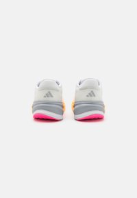 adidas Performance SUPERNOVA RISE - Hardloopschoenen voor op de weg - footwear white/crystal white/lucid pink