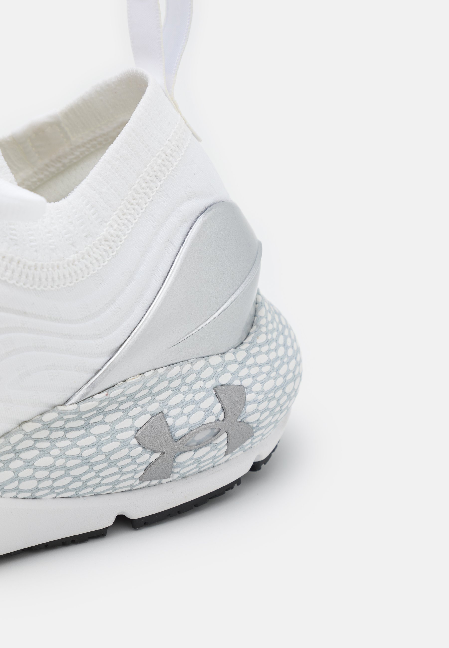 ua hovr phantom white