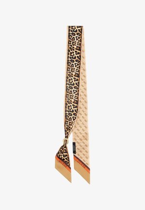 Langer schmaler Schal mit Leopardenmuster auf der einen Seite und Beige mit wiederholtem Logo auf der anderen, mit „Guess“-Branding in Orange und braunen Kanten.