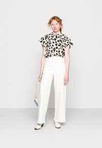 ONLY ONLJULIA LIFE CAP SLEEVE - T-shirt estampada - beige