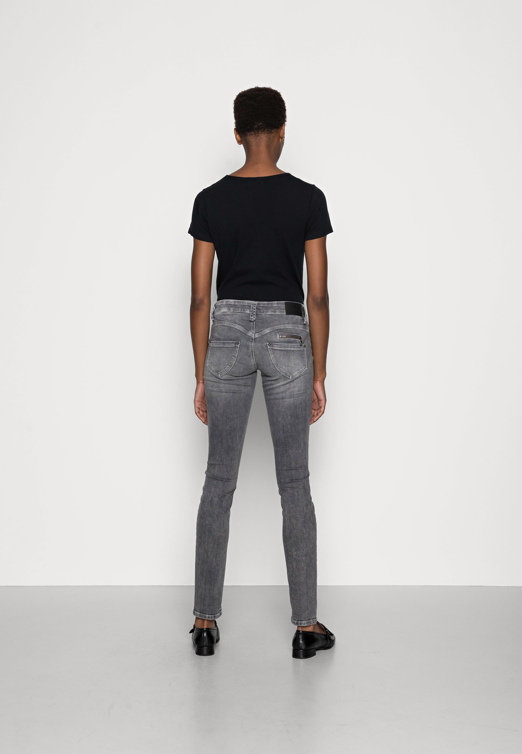 Freeman T. Porter ALEXA SLIM - Slim fit jeans - fogo/grey denim -  Zalando.co.uk