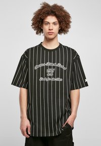 Starter PINESTRIPE - Printtipaita - black