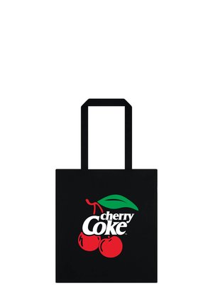 Borsa a tracolla nera con un grande design di ciliegia rossa e foglia verde, con "cherry Coke" in testo bianco. Tessuto resistente, forma rettangolare.