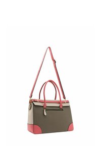 Sac à main en cuir de forme rectangulaire ; corps kaki, accents roses, double poignée et bandoulière amovible. Comprend une poche zippée à l'avant.