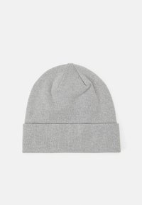Beanie grigia lavorata a maglia con risvolto e parte superiore senza cuciture. Realizzata in un materiale morbido e testurizzato, presenta un design semplice e una finitura liscia.
