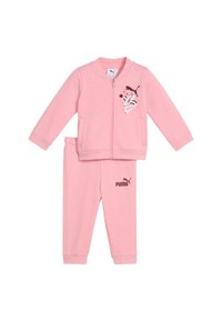 Tuta in cotone rosa composto da giacca con zip e logo e grafiche sul lato sinistro, abbinato a pantaloni con logo all'anca.