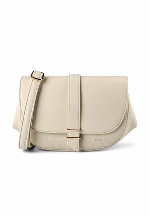 Sac bandoulière en cuir couleur crème avec sangle ajustable, rabat avant, sangle centrale avec boucle dorée et logo Gabor discret.