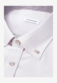 Ikke valgt, beige