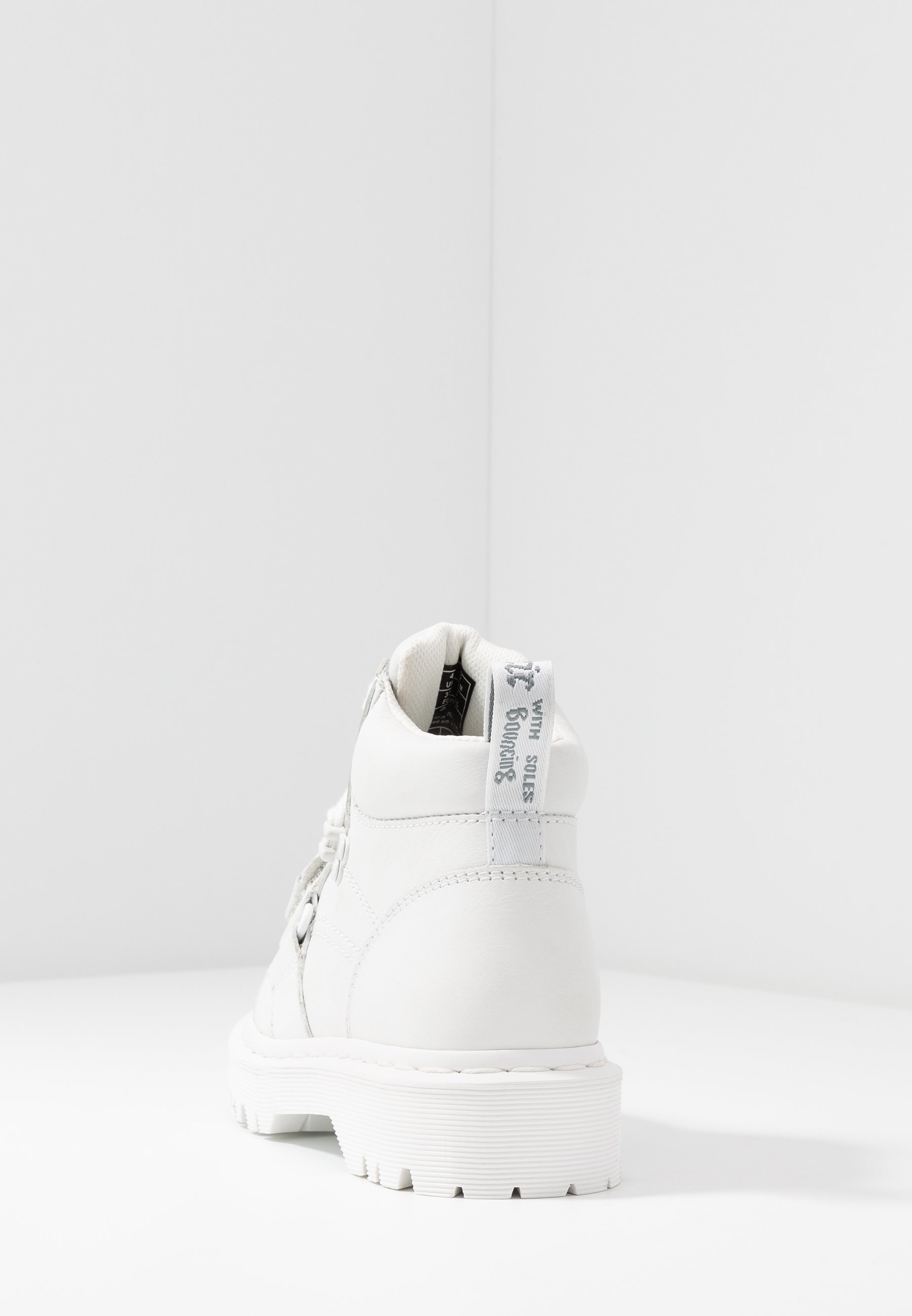 Dr. Martens ZUMA II 5 EYE - Ankle boots - optical white/virginia/white -  Zalando.ie
