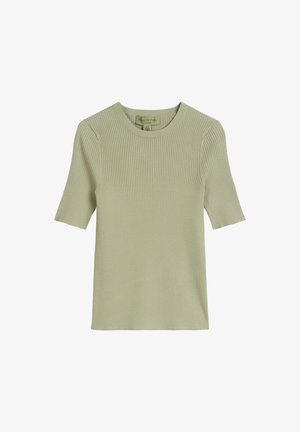 Kübar ribidega lühikeste varrukatega särk helesinises värvitoonis, millel on ümar kaelus ja pehme tekstuur. Silt on nähtav kaelaosas.