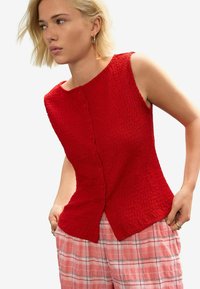 Unselected, red