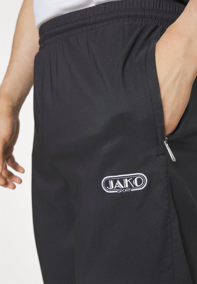 Lees alles over de joggingbroek