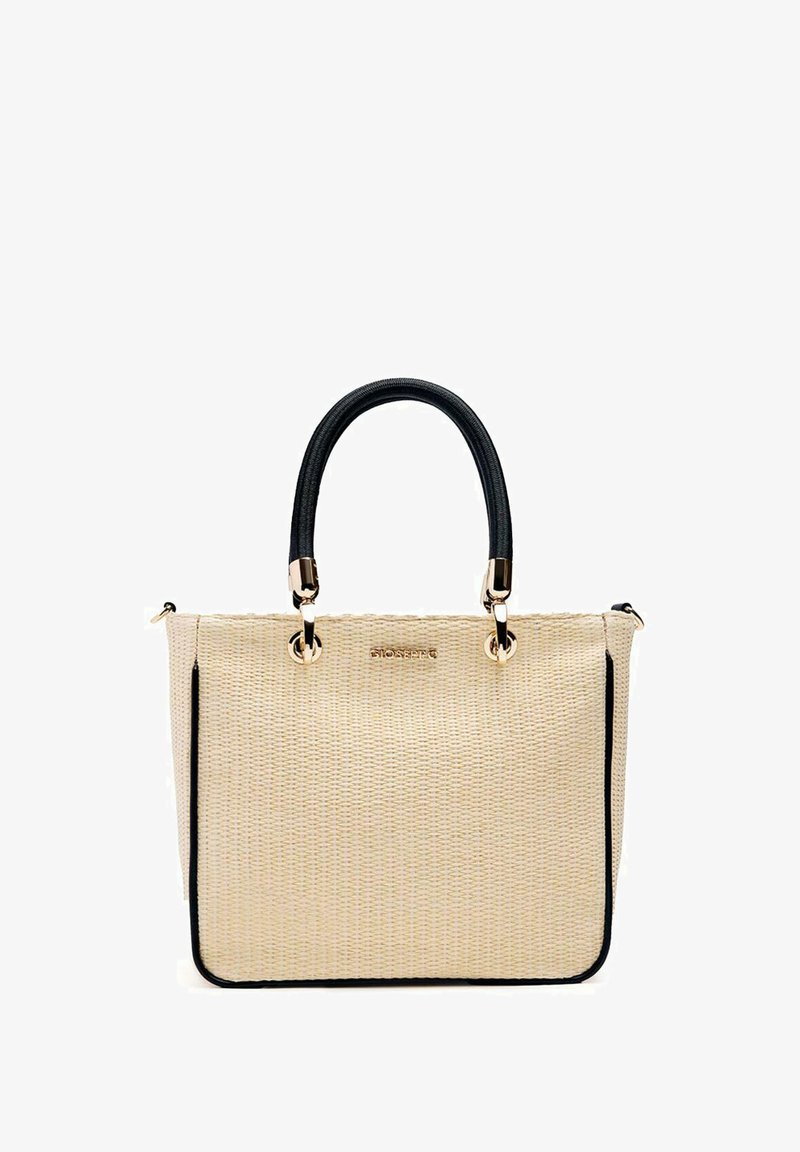 Bolso tote tejido beige con asas negras, que presenta herrajes en tono dorado y un borde negro en contraste a lo largo de los bordes.