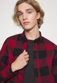Pier One Camisa - red