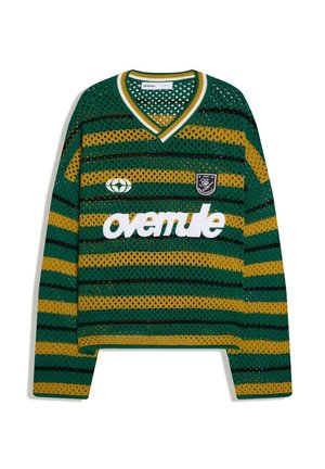 Maglione a rete a righe verdi e gialle con maniche lunghe, scollo a V, scritta bianca "ovemule" e due piccoli loghi sul petto.