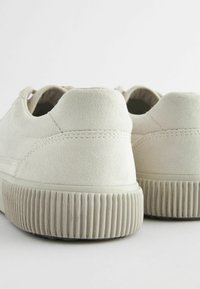 Next Sneakers - off-white